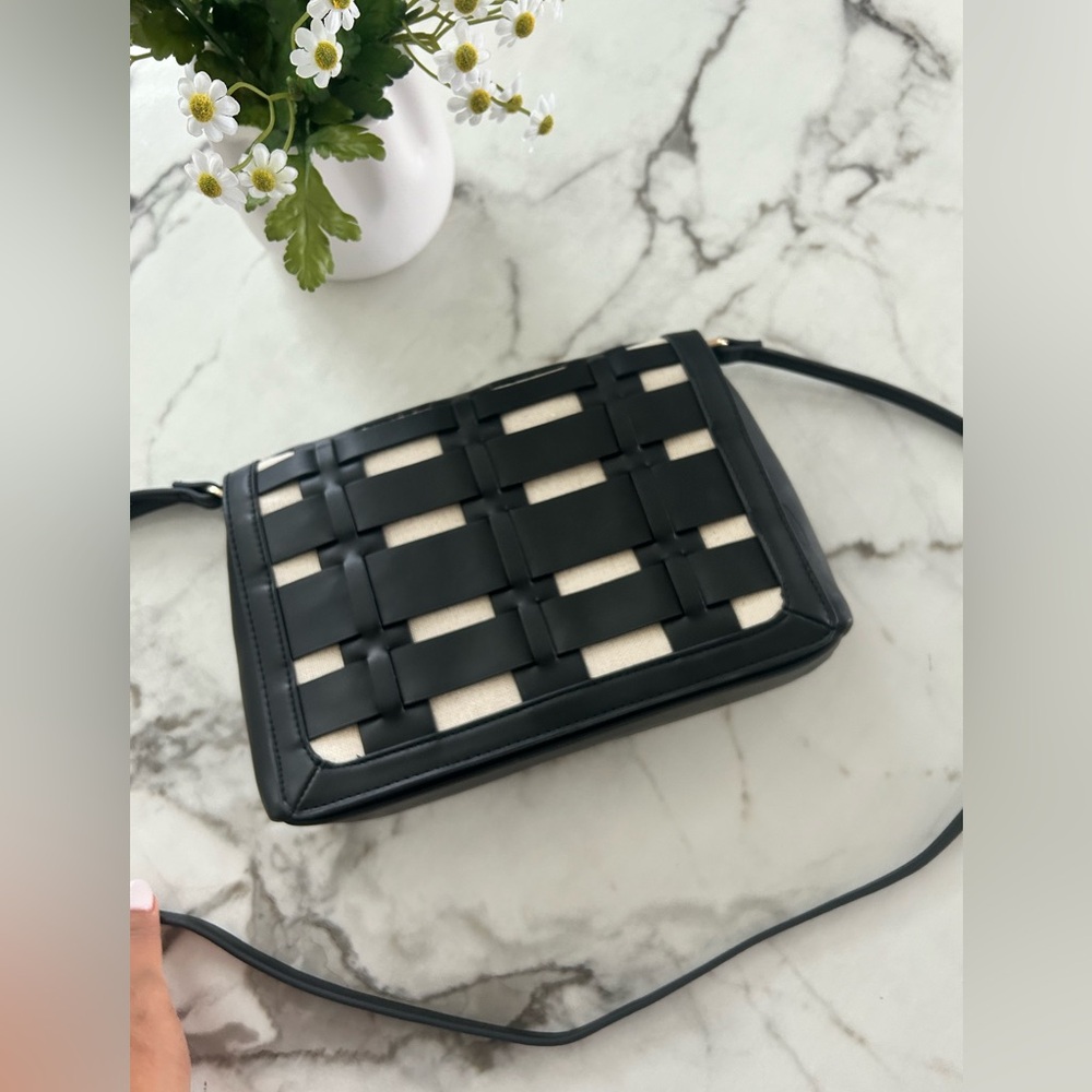 NWOT Black leather/mesh purse